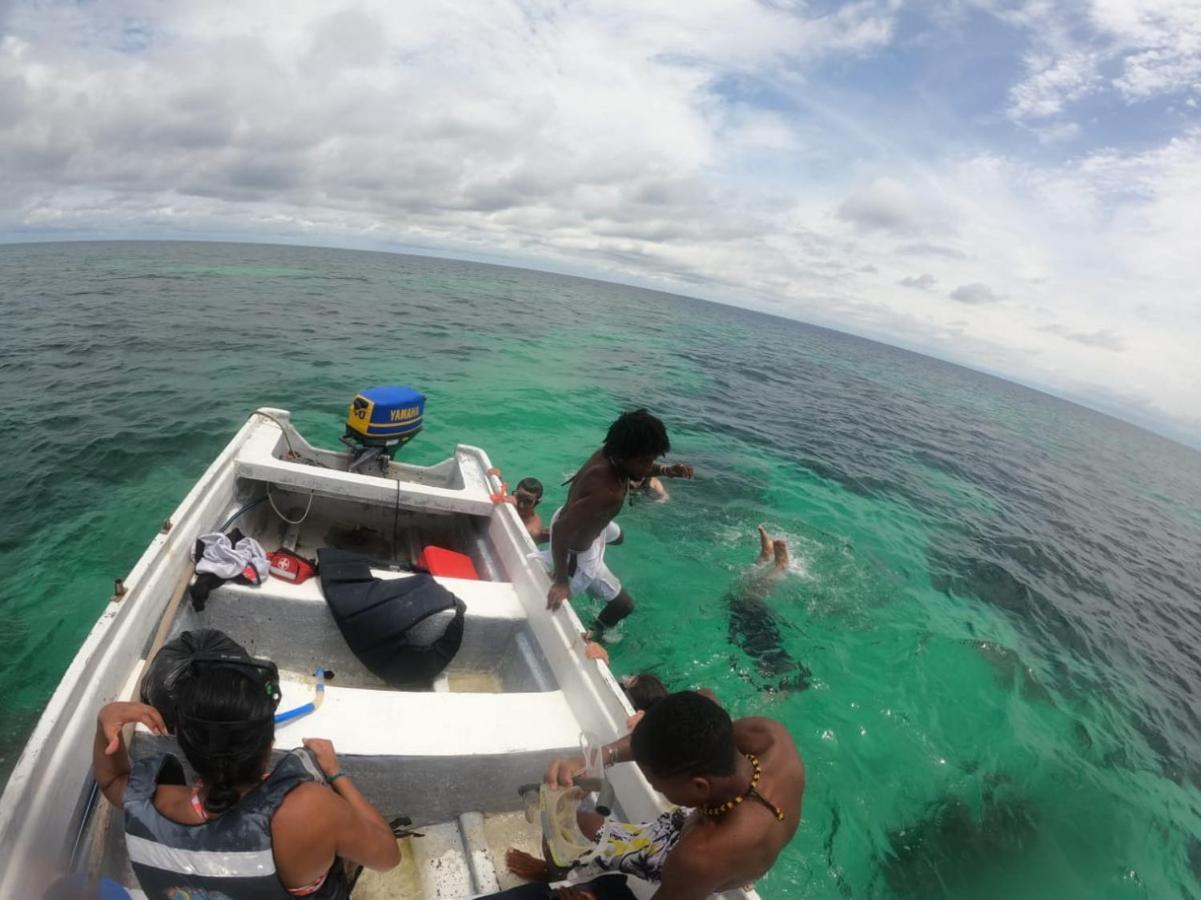 ホテル Puerto Caracol ムクラ島 エクステリア 写真