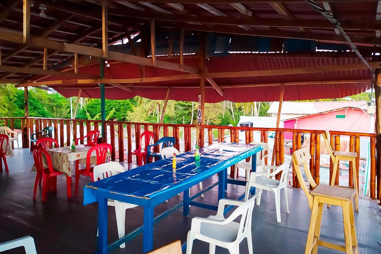 ホテル Puerto Caracol ムクラ島 エクステリア 写真